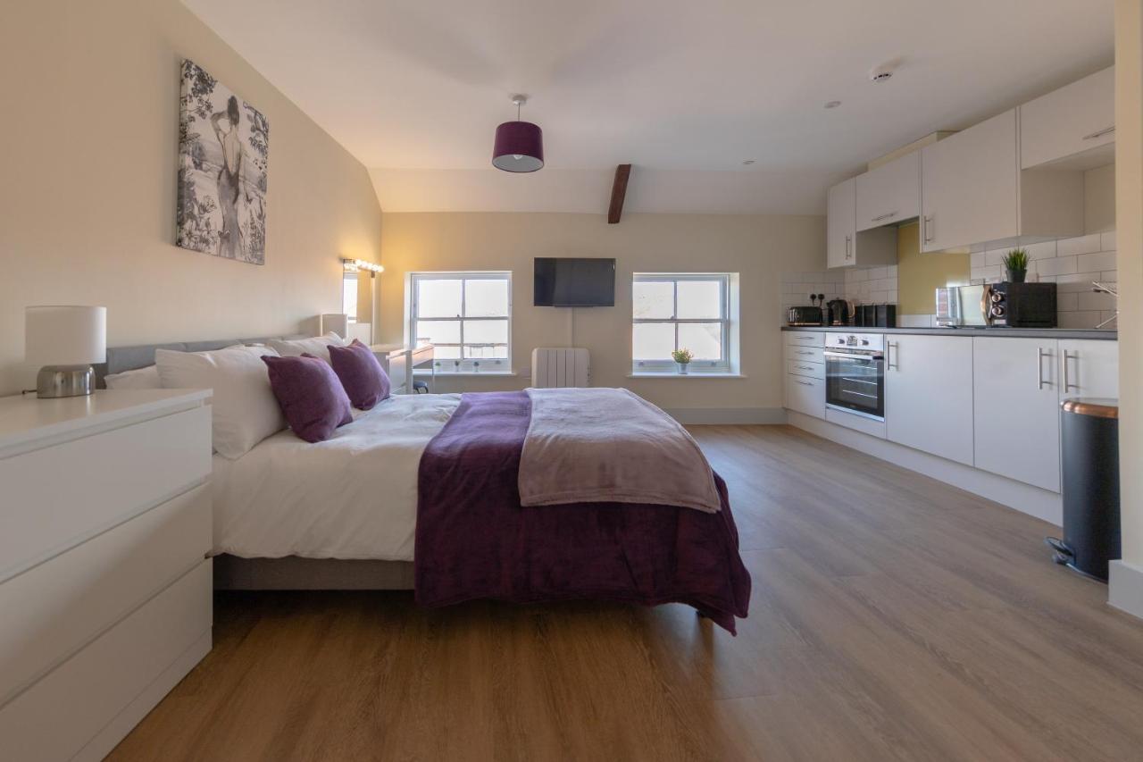 Isabella House - Hereford City Centre Aparthotel, By Rentmyhouse ภายนอก รูปภาพ